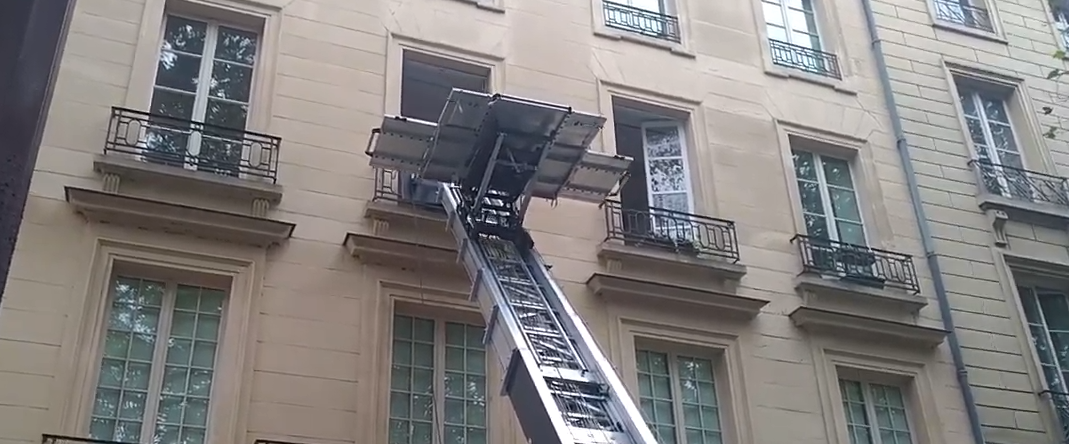 Quand et pourquoi louer un monte meuble ?